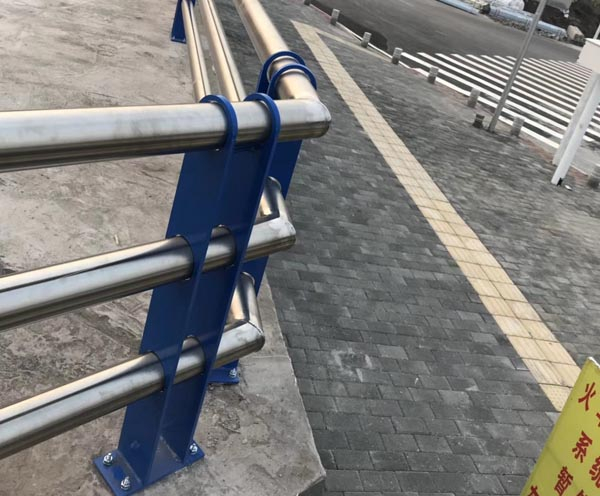 不銹鋼復合管護欄